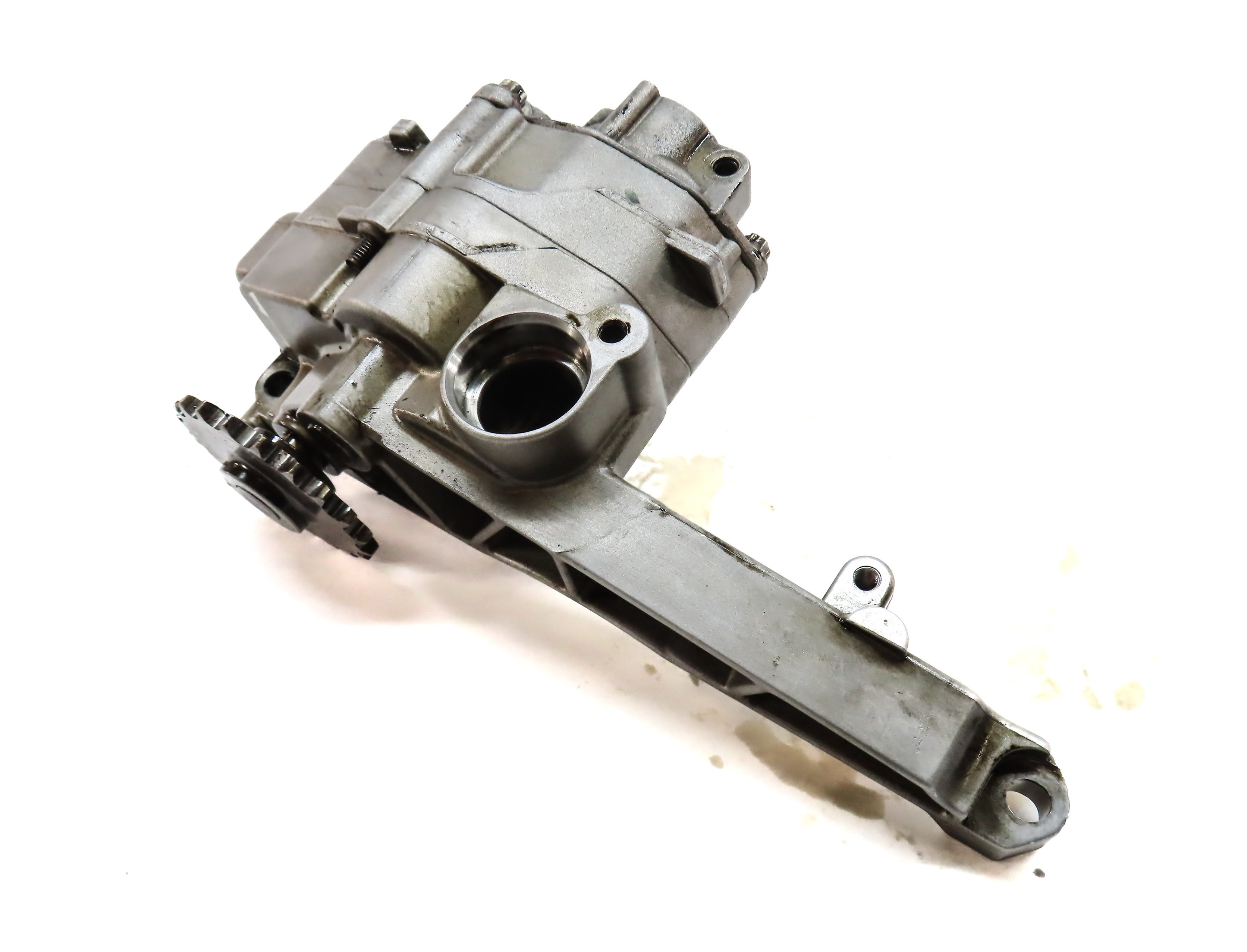 2009 MERCEDES GL320 (X164) 3.0L DIESEL ENGINE MOTOR OIL FLUID PUMP — exact item pictured